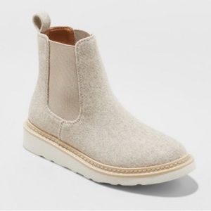 ISO Universal Threads Wool Booties